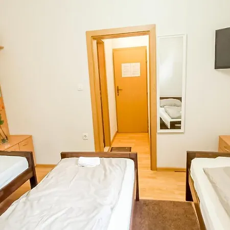 Bascarsija - Private Bath, Tv & Aircon Pensión Sarajevo