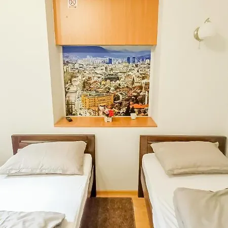 Bascarsija - Private Bath, Tv & Aircon بيت ضيافة 3*