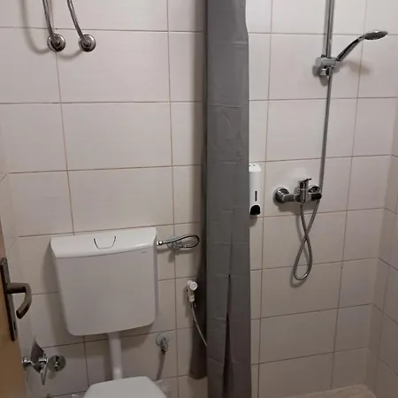 Maison d'hôtes Bascarsija - Private Bath, Tv & Aircon 3*