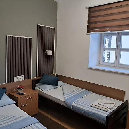 Bascarsija - Private Bath, Tv & Aircon بيت ضيافة 3*